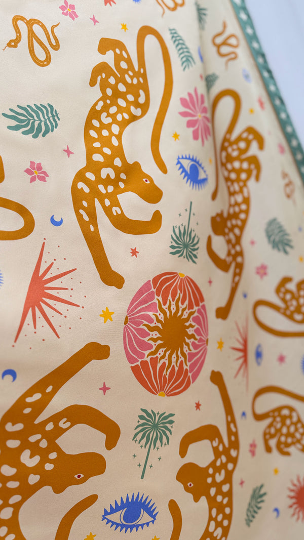 Pañuelo de Seda Jaguar GOLD