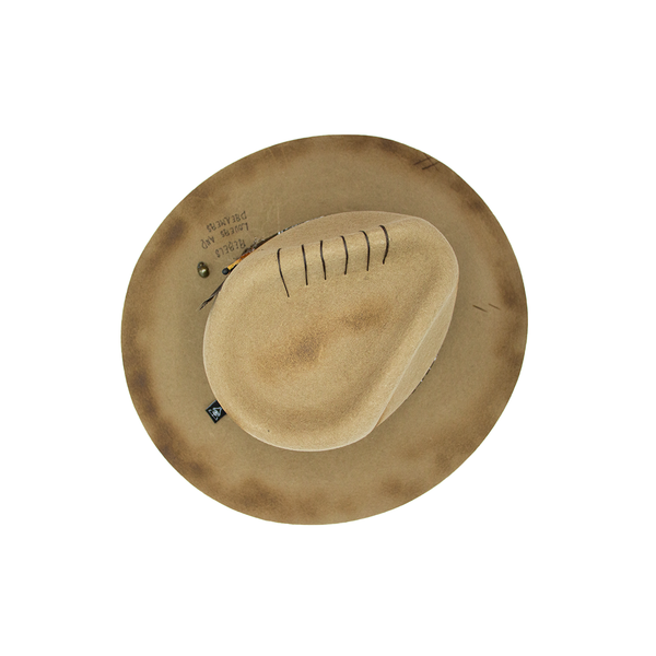 Tuluminati Hats | AKUMAL II | Sombrero Hecho A Mano Lana Plana Detalles Bordados Metalicos Gamuza Unisex Hombre Mujer Tulum Mexico Playa Pueblo Magico Moda Elegante Verano Fiesta Diseñador Cowboy Estilo Unico Edicion Limitada Artesanal Mexicana.