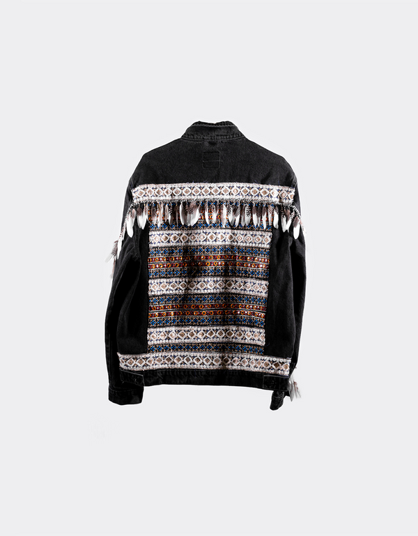 Tuluminati Hats | CHICHEN ITZA | Chamarra de Mezclilla Color Negro con Aplicaciones Listones Bordados Cadena Plumas Artesanal Unisex Hombre Mujer Tulum Mexico Playa Pueblo Magico Moda Elegante Verano Fiesta Diseñador Cowboy Estilo Unico Edicion Limitada Outfit Mexicana Bohemio Alta Calidad.