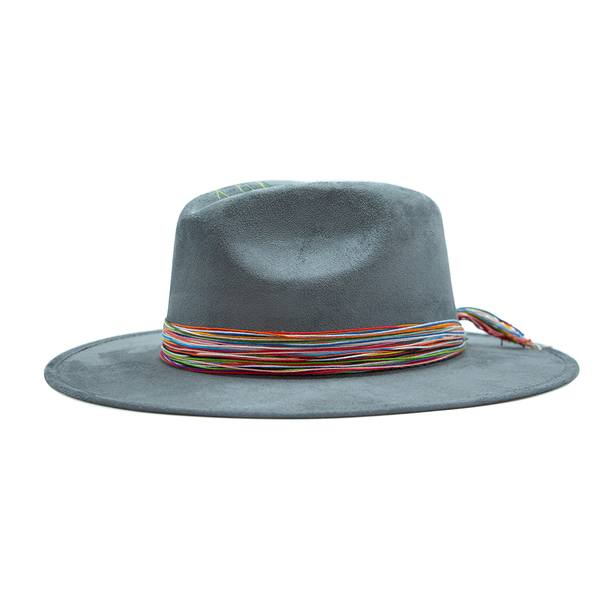 Tuluminati Hats | CHÉEL | Sombrero Hecho A Mano Gamuza Color Negro Gris Camello Detalles Bordados Tiras Rusticas Aplicacion Turquesas Redondas Unisex Hombre Mujer Tulum Mexico Playa Pueblo Magico Moda Elegante Verano Fiesta Diseñador Cowboy Estilo Unico Edicion Limitada Outfit Artesanal Mexicana Bohemio Alta Calidad.