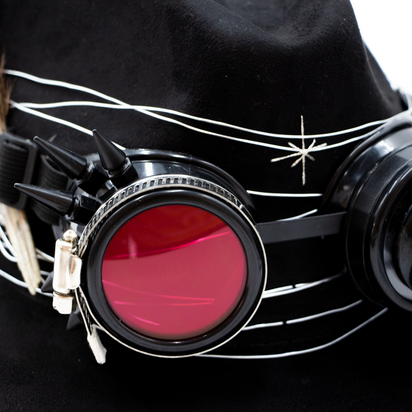 Tuluminati Hats | GALACTICO | Sombrero Hecho A Mano Gamuza Detalles Bordados Aplicacion Alambre Espada Reloj Googles Unisex Hombre Mujer Tulum Mexico Playa Pueblo Magico Moda Elegante Verano Fiesta Diseñador Cowboy Estilo Unico Edicion Limitada Outfit Artesanal Mexicana Bohemio Alta Calidad.
