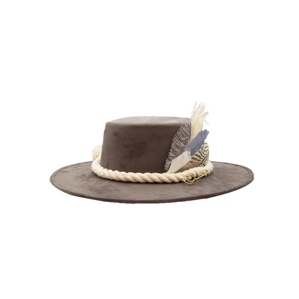 Tuluminati Hats | CHIKIN II | Sombrero Hecho A Mano Lana Blanco con Cuerda Algodon Toques Bordados Plumas Blancas Pavo Real Avestruz Ganso Faisan Plateado Pin Dorado Detalles Bordados Chaquira Huichol Unisex Hombre Mujer Tulum Mexico Playa Pueblo Magico Moda Elegante Verano Fiesta Diseñador Cowboy Estilo Unico Edicion Limitada Outfit Artesanal Mexicana Bohemio Alta Calidad.