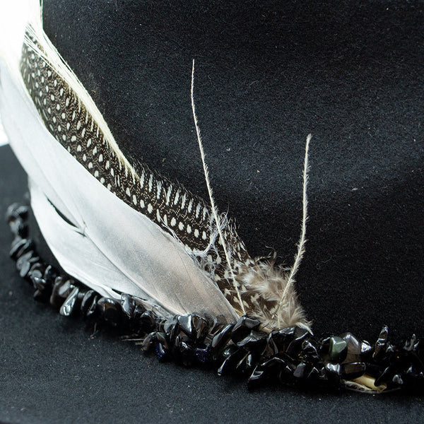 Tuluminati Hats | AMANKAYA II | Sombrero Hecho A Mano Lana Collares Hilo Cuarzo Detalles Bordados Plumas Pavo Real Unisex Hombre Mujer Tulum Mexico Playa Pueblo Magico Moda Elegante Verano Fiesta Diseñador Cowboy Estilo Unico Edicion Limitada Artesanal Mexicana.