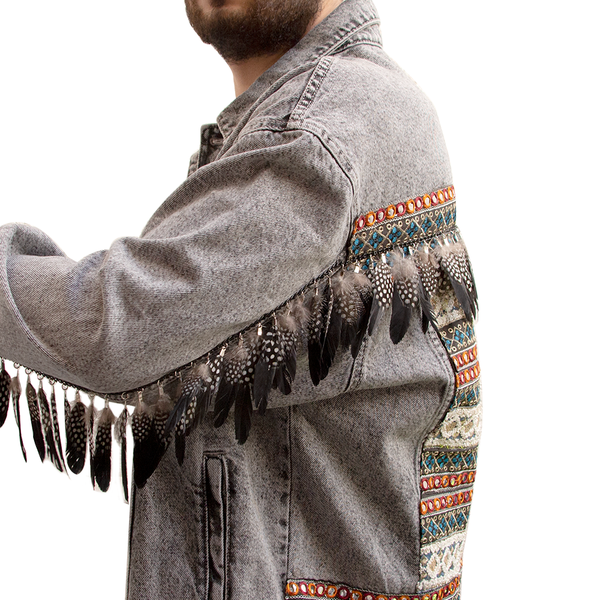 Tuluminati Hats | CHICHEN ITZA | Chamarra de Mezclilla Color Negro con Aplicaciones Listones Bordados Cadena Plumas Artesanal Unisex Hombre Mujer Tulum Mexico Playa Pueblo Magico Moda Elegante Verano Fiesta Diseñador Cowboy Estilo Unico Edicion Limitada Outfit Mexicana Bohemio Alta Calidad.