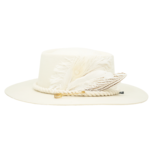 Tuluminati Hats | CHIKIN II | Sombrero Hecho A Mano Lana Blanco con Cuerda Algodon Toques Bordados Plumas Blancas Pavo Real Avestruz Ganso Faisan Plateado Pin Dorado Detalles Bordados Chaquira Huichol Unisex Hombre Mujer Tulum Mexico Playa Pueblo Magico Moda Elegante Verano Fiesta Diseñador Cowboy Estilo Unico Edicion Limitada Outfit Artesanal Mexicana Bohemio Alta Calidad.