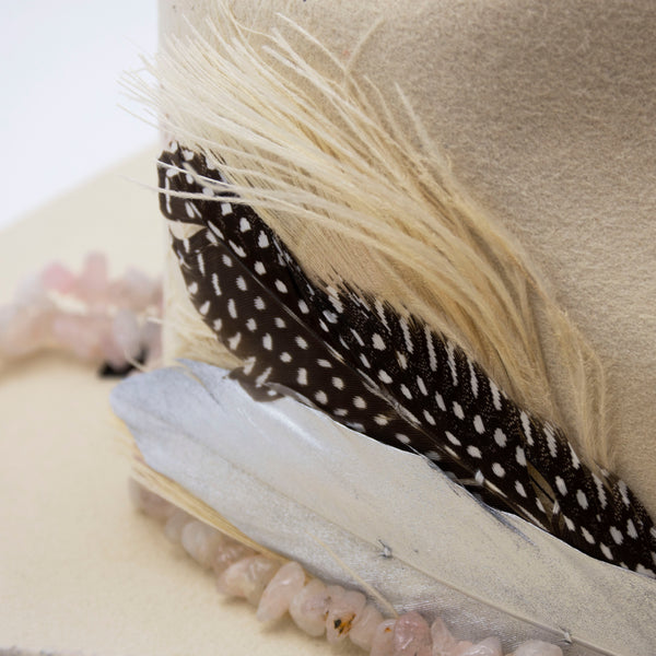 Tuluminati Hats | EDICIÓN LIMITADA VIII | Sombrero Hecho A Mano Lana Plana Piedras Plumas Detalles Bordados Unisex Hombre Mujer Tulum Mexico Playa Pueblo Magico Moda Elegante Verano Fiesta Diseñador Cowboy Estilo Unico Edicion Limitada Artesanal Mexicana.