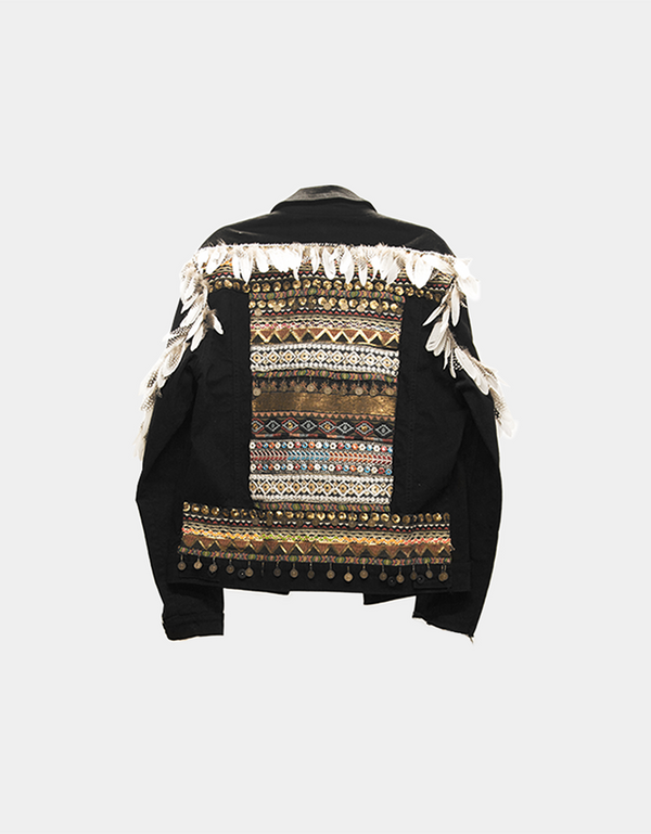 Tuluminati Hats | CHICHEN ITZA | Chamarra de Mezclilla Color Negro con Aplicaciones Listones Bordados Cadena Plumas Artesanal Unisex Hombre Mujer Tulum Mexico Playa Pueblo Magico Moda Elegante Verano Fiesta Diseñador Cowboy Estilo Unico Edicion Limitada Outfit Mexicana Bohemio Alta Calidad.