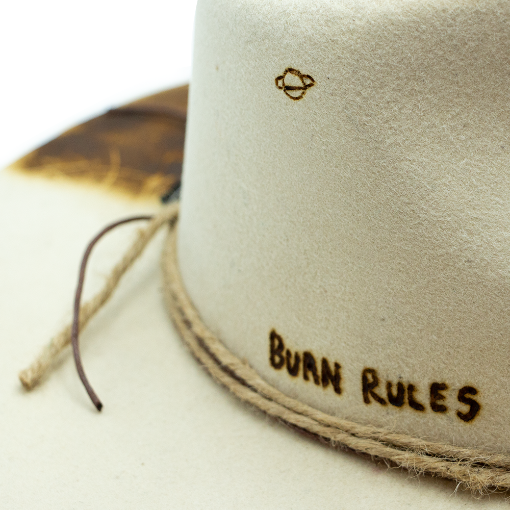 Tuluminati Hats | BALAM | Sombrero Artesanal Unico Hecho A Mano Lana Plana Quemada Detalles Hilo Encerado Yute Bordados Unisex Hombre Mujer Tulum Mexico Playa Pueblo Magico Moda Elegante Verano Fiesta Diseñador Cowboy Estilo Unico Edicion Limitada Artesanal Mexicana.