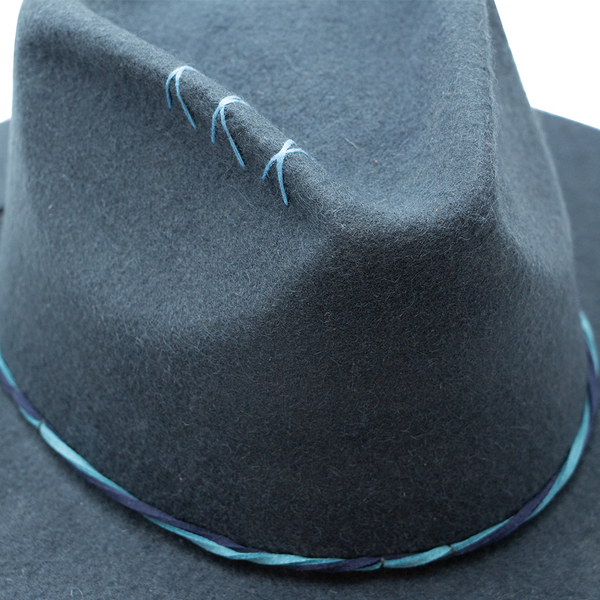 Tuluminati Hats | BARCO | Sombrero Hecho A Mano Lana Plana Detalles Bordados Gamuza Unisex Hombre Mujer Tulum Mexico Playa Pueblo Magico Moda Elegante Verano Fiesta Diseñador Cowboy Estilo Unico Edicion Limitada Artesanal Mexicana.