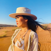 Tuluminati Hats | CHIKIN II | Sombrero Hecho A Mano Lana Blanco con Cuerda Algodon Toques Bordados Plumas Blancas Pavo Real Avestruz Ganso Faisan Plateado Pin Dorado Detalles Unisex Hombre Mujer Tulum Mexico Playa Pueblo Magico Moda Elegante Verano Fiesta Diseñador Cowboy Estilo Unico Edicion Limitada Outfit Artesanal Mexicana Bohemio Alta Calidad.