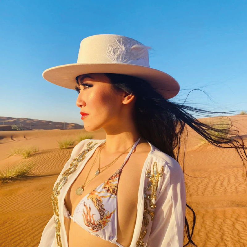 Tuluminati Hats | CHIKIN II | Sombrero Hecho A Mano Lana Blanco con Cuerda Algodon Toques Bordados Plumas Blancas Pavo Real Avestruz Ganso Faisan Plateado Pin Dorado Detalles Unisex Hombre Mujer Tulum Mexico Playa Pueblo Magico Moda Elegante Verano Fiesta Diseñador Cowboy Estilo Unico Edicion Limitada Outfit Artesanal Mexicana Bohemio Alta Calidad.