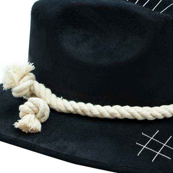 Tuluminati Hats | CHIKIN | Sombrero Hecho A Mano Lana Blanco Cuerda Algodon Toques Bordados Plumas Blancas Pavo Real Avestruz Ganso Faisan Plateado Pin Dorado Detalles Bordados Unisex Hombre Mujer Tulum Mexico Playa Pueblo Magico Moda Elegante Verano Fiesta Diseñador Cowboy Estilo Unico Edicion Limitada Outfit Artesanal Mexicana Bohemio Alta Calidad.
