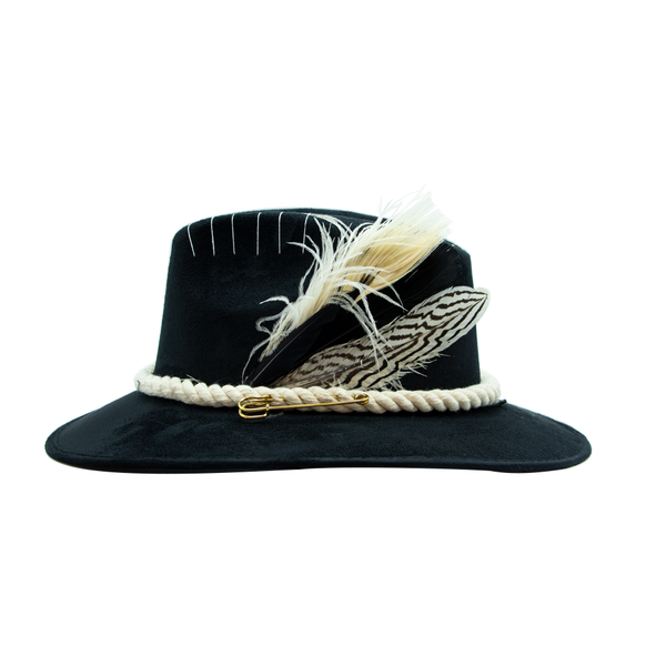 Tuluminati Hats | CHIKIN | Sombrero Hecho A Mano Lana Blanco Cuerda Algodon Toques Bordados Plumas Blancas Pavo Real Avestruz Ganso Faisan Plateado Pin Dorado Detalles Bordados Unisex Hombre Mujer Tulum Mexico Playa Pueblo Magico Moda Elegante Verano Fiesta Diseñador Cowboy Estilo Unico Edicion Limitada Outfit Artesanal Mexicana Bohemio Alta Calidad.
