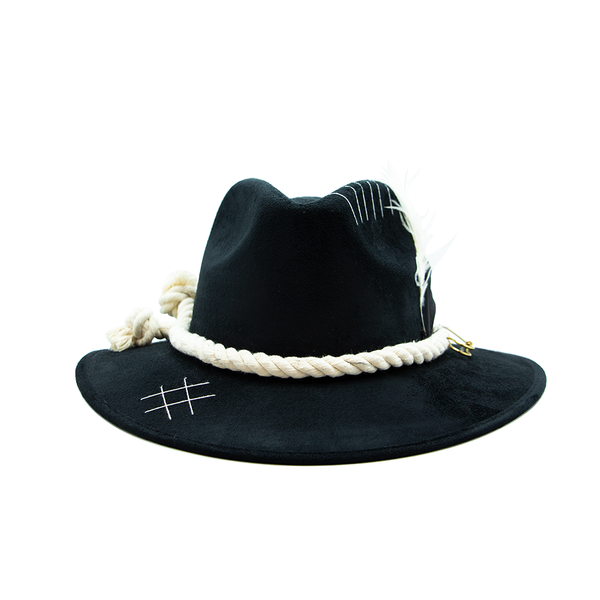 Tuluminati Hats | CHIKIN | Sombrero Hecho A Mano Lana Blanco Cuerda Algodon Toques Bordados Plumas Blancas Pavo Real Avestruz Ganso Faisan Plateado Pin Dorado Detalles Bordados Unisex Hombre Mujer Tulum Mexico Playa Pueblo Magico Moda Elegante Verano Fiesta Diseñador Cowboy Estilo Unico Edicion Limitada Outfit Artesanal Mexicana Bohemio Alta Calidad.